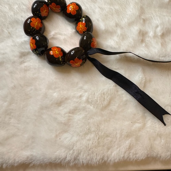 Hawaiian KuKuo Nuts Bracelet - Picture 2 of 3